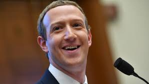 Cómo es trabajar con Mark Zuckerberg, según la colaboradora más antigua de  Facebook