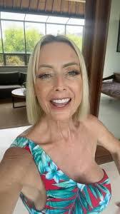 Vikki Thomas's Instagram, Twitter & Facebook