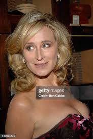 Sonja Moran's Instagram, Twitter & Facebook