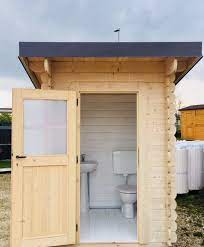 I bagni delle case prefabbricate in legno 8570 impiantistica 7 anni fa admin 0 per motivi tecnici, l'impiantistica dei bagni delle costruzioni in legno viene fatta passare molto spesso in appositi vani e contropareti. Casette In Legno Uso Bagno