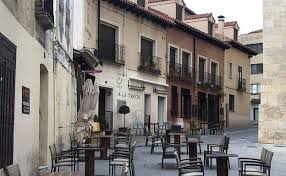 Se les suman miranda de ebro (burgos), con 35.000 habitantes; Coronavirus En Burgos Policia Nacional Y Guardia Civil Ya Controlan Los Accesos A Aranda De Duero Aislada Por La Covid El Norte De Castilla