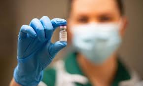 Hiện tại, vaccine đã được phép sử dụng khẩn cấp cho người lớn từ 18 tuổi trở lên. Má»¹ Báº¯t Ä'áº§u Phan Phá»'i Vaccine Covid 19