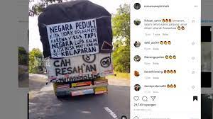 11 download gambar tulisan di bak truk kata kata lucu di belakang truk cikimm com gak mau kalah dengan truk inilah 10 tulisan nyeleneh di di 2020 truk lucu gambar. Sindir Pemerintah Soal Pandemi Tulisan Di Belakang Truk Ini Jadi Sorotan