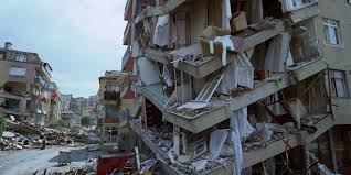 Ανοπαια ατραποσ σεισμοσ στην κωνσταντινουπολη και επερχομενοι σεισμοι παρουσιαζει ο χρηστοσ κασταμονιτησ. Seismos 7 5 Rixter Kai 30 000 Nekroi H Efialtikh Problepsh Gia Thn Kwnstantinoypolh