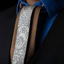 Mit dem krawattenknoten wird die schlaufe der krawatte erzeugt, die für den mechanischen halt am hals sorgt. Krawatte Binden Anleitung 11 Seltene Und Elegante Beispiele Die Sie Zum Frauenhelden Machen Krawatte Binden Anleitung Krawatte Binden Krawatte