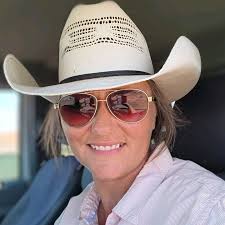 Jenny_Truck_Talk (@jenny_truck_talk)