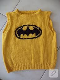 Sari Orulmus Bebek Suveteri Uzerine Islenmis Batman Logusu Ile Pek Cici Bir Model Ortaya Cikmis Ilham Alabileceginiz Bebek Orguleri Tig I 2020 Batman Suveter Orgu