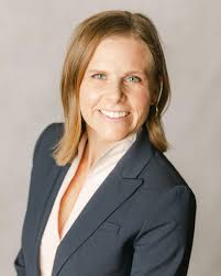 E X P E R I E N C E: I have been a portrait photographer since 2014, and  have been completing studio headshot work since then! I have learned SO much