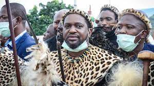 South africa's sunday times reports that the new leader's brother, prince thokozani, stood up to question the recognition of prince misizulu as heir. Ju0yil Pnue1im