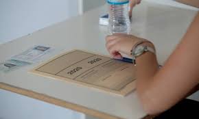 Στις ιδιαίτερα απαιτητικές πανελλαδικές του 2020 οι μαθητές μας ξεπέρασαν τις δυσκολίες με επιδόσεις που εντυπωσιάζουν. Panellhnies 2020 Aytes Einai Oi Apanthseis Sta Arxaia Decorative Tray