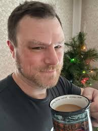 Early morning headed to the dock at the Black Dog. #christmastime  #christmas2024 #Christmas #marthasvineyard #christmasdecor #VineyardHaven  #vineyardhavenharbor