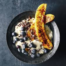 Porridge Mit Kakao Nibs Und Banane Rezept Porridge Lebensmittel Essen Fruhstucksideen Gesund