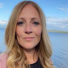 Annie Lydia Gallant (@annielydia)