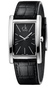 Des pièces fraîches aux tons vifs et aux empiècements contrastants. Montre Calvin Klein Soyez A La Pointe De L Elegance