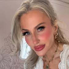 Who can teach my wife a daily makeup routine that looks good for her face  and skin type in Idaho Falls?