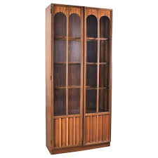 Shop from local sellers or earn money selling your hutches, buffets, and curios today. Keller Furniture Mcm Lighted Display Cabinet Bookcase Style Of Broyhill Brasilia For Sale At 1stdibs