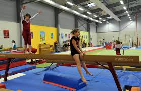 Résultat de recherche d'images pour "photo de gymnase"