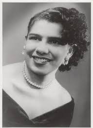 Sharonnie Perry's Instagram, Twitter & Facebook