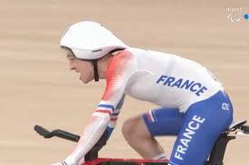 In the final, alexandre léauté did not expect to face darren hicks. Ugmtvs Jg Mgzm