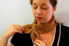 angry chicken: knitted item for my neck