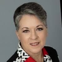 Dona Lee's Instagram, Twitter & Facebook