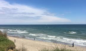 Atemberaubende ausblicke aufs meer aus bodentiefen panoramafenstern. Ostseestrand Nienhagen Ferienhauser Alte Schule