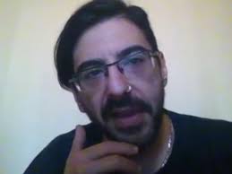 Ο μιθριδάτης, διόνυσος κ' ευπάτωρ, μ' ελληνικά ποιήματα ν' ασχοληθεί. Mi8ridaths 8a Pshfisw Ena Wraiotato Oxi Alfavita