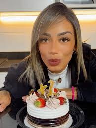 Primeiramente, agradeço a Deus 🙌🏼🎂Obrigada meu Deus, por me conceder  mais um ano de vida e estar comigo em cada passo da caminhada. Sem Ti, nada  faria sentido. 💕 Também quero agradecer de todo coração ...