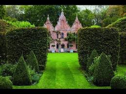 Nicky Haslam S Garden At Odiham Hunting Lodge Hunting Lodge English Country House Lodge