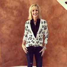 Mixing Matching Cabi Seasons With The Kiki Cardigan Great For Layering On These Chilly Days Www Tonjakuntz Cabionline Work Outfit What To Wear Women S Blazer