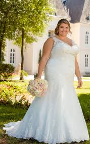 Lace Fit And Flare Plus Size Wedding Gown With Silver Beading Stella York Wedding Dr Plus Size Wedding Gowns Plus Wedding Dresses Fit And Flare Wedding Dress