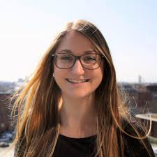 Lisa Christen's Instagram, Twitter & Facebook