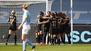 Asisat oshoala (barcelona femenino) right footed shot from the right side of the box is too high. El Barcelona Femenino Semifinalista De La Champions Pese A Perder Ante El Manchester City El Nuevo Siglo