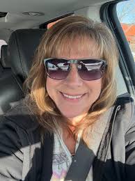 Single female in Rogers, MN seeks friends and partner