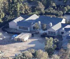 I don't particularly care for kanye and kim kardashian west (celeb overexposure) but if they can afford insurance to pay private fire fighters, i see no gain in them losing their home and i see a trickle down. Kim Kardashian Visits Botox And Filler Clinic After Fleeing Fires In 2020 Kim And Kanye House Dream Beach Houses Kim House
