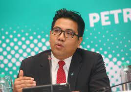 Beliau juga merupakan ahli pasukan kepimpinan eksekutif. New Petronas President Tengku Taufik Holds Wide Experience In Oil And Gas Sector The Star