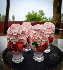 Strawberries Ice Cream At Mapro Garden Mahabaleshwar Places To Visit Cool Places To Visit