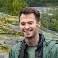 200+ perfiles de «Eck»