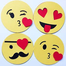 Emoji Valentine Classroom Valentine For Kid Kids Valentine Valentines D Cartes Saint Valentin Faites Maison Artisanat De Saint Valentin Valentines Bricolage