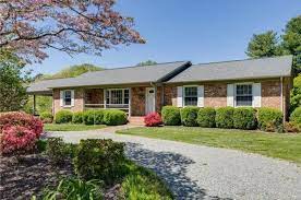 Chesterfield Virginia Real Estate Listings Including Homes Land For Sale Contact Our Local Chesterfield Real Estate Age Real Estate Home Finding Apartments