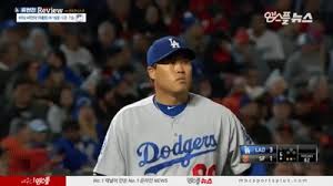 참고로 아들 이지호는 오승환 팬으로 이 때문에 삼성팬들 사이에선 오승환은 종신계약 확정이요. ë¥˜í˜„ì§„ ì§¤ ì§¤ë´‡