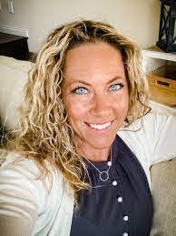 Renee Oneill's Instagram, Twitter & Facebook