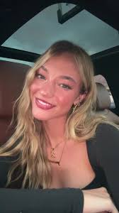 Johnny's Stylish Sun and Moon Dress Moments