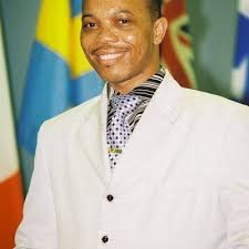 Charlton Ameyaw (@charltnok)