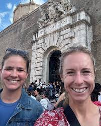 Taylor Repine's Instagram, Twitter & Facebook