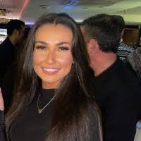 Carly Saunders's Instagram, Twitter & Facebook