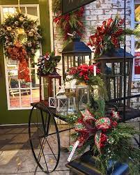 We've been designing and delivering incredible wedding flowers for many generationds! Seasons Of Williamsburg
