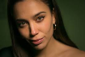 Yo sufro mucho porque pienso que el mundo es un lugar de gente buena.  📸@chris7sanchez