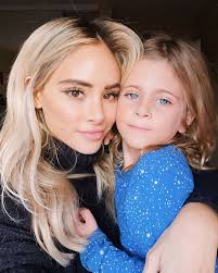 Amanda Stanton's Daughter Charlie Has Surgery After Elbow Fracture