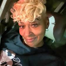 Bitches swear they ain't messy whole time the bitch a sloppy joe sandwich 😭